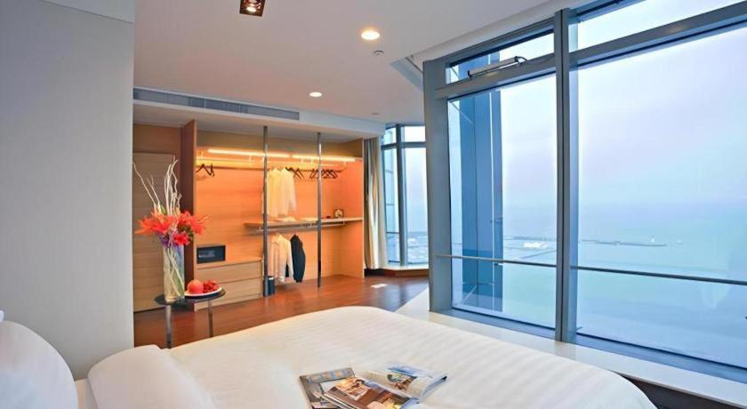Grand Madison Qingdao Harbour-View Central（Former Qingdao Farglory Hotel） Exterior foto